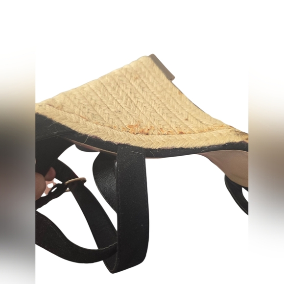 Shoe Dazzle Black and Tan Wedge Genova Sandals Size 9.5 - Picture 2 of 9